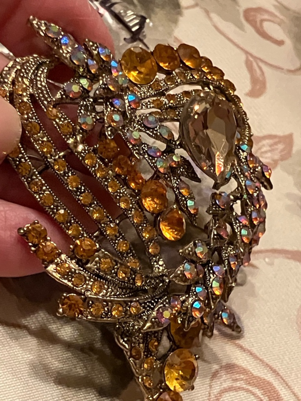 VINTAGE RHINESTONE BROOCH AND CRYSTAL BRACELET 3 1/4” - Picture 8 of 16
